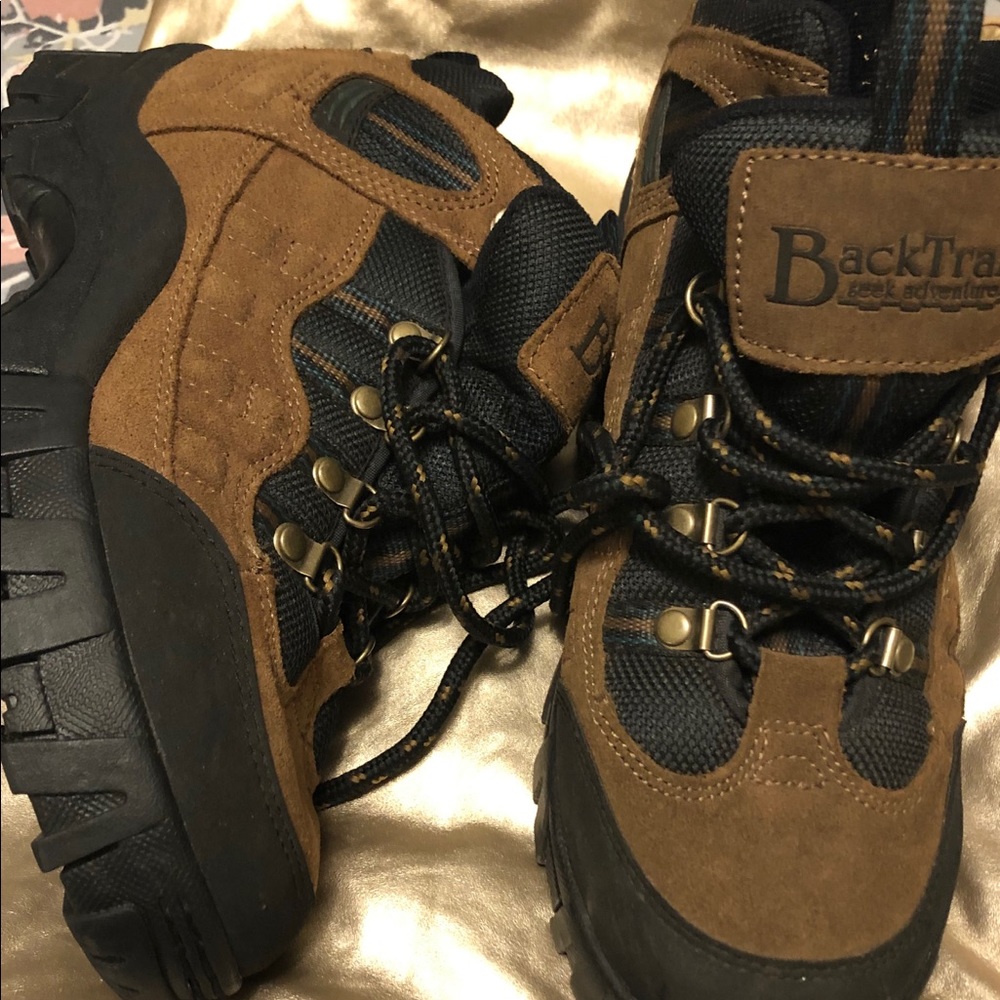 Hacking boots